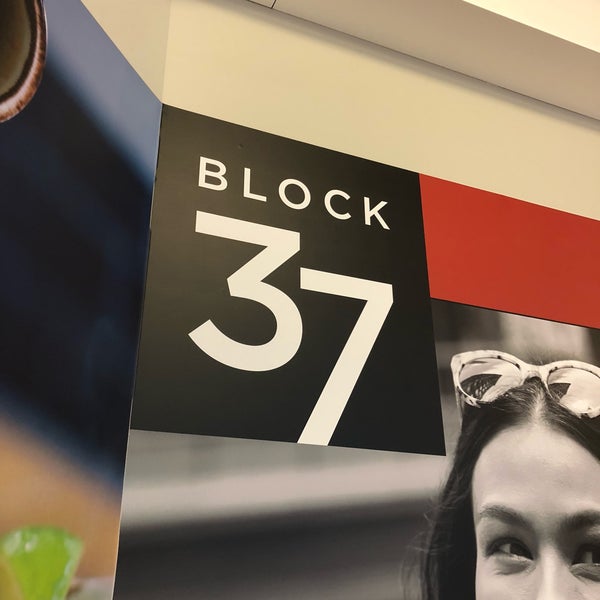 Foto tirada no(a) Block 37 por Donald L. em 8/26/2018