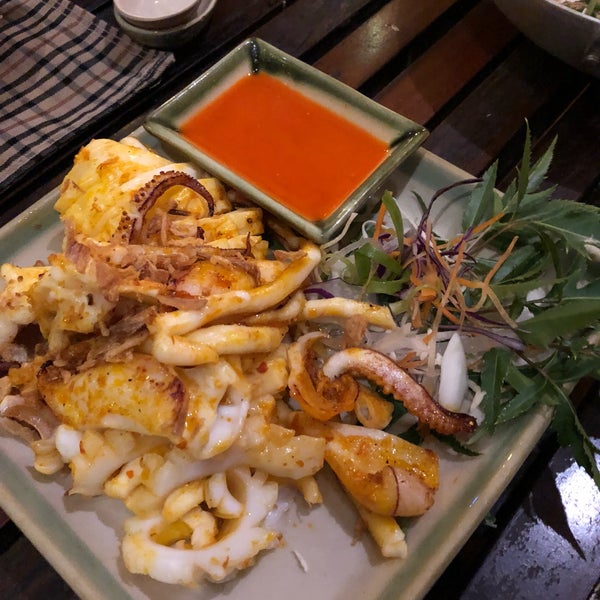 Снимок сделан в HOME Hanoi Restaurant пользователем Donald L. 12/5/2018
