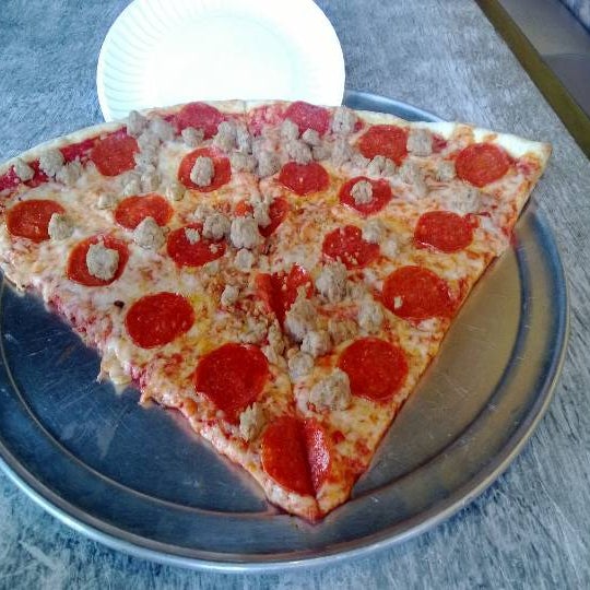 7/26/2013にBryan H.がWhy Not Pizzaで撮った写真