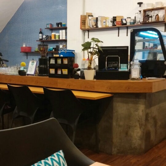 9/30/2014 tarihinde Ramona E.ziyaretçi tarafından Threeosix Coffee'de çekilen fotoğraf