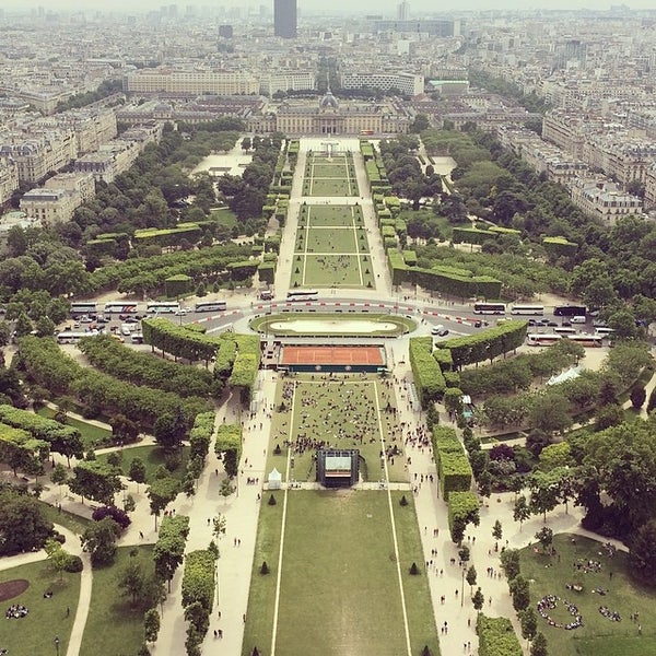 Photos At Parc Du Champ De Mars Tour Eiffel Parc Du Champ De Mars Paris Ile De France