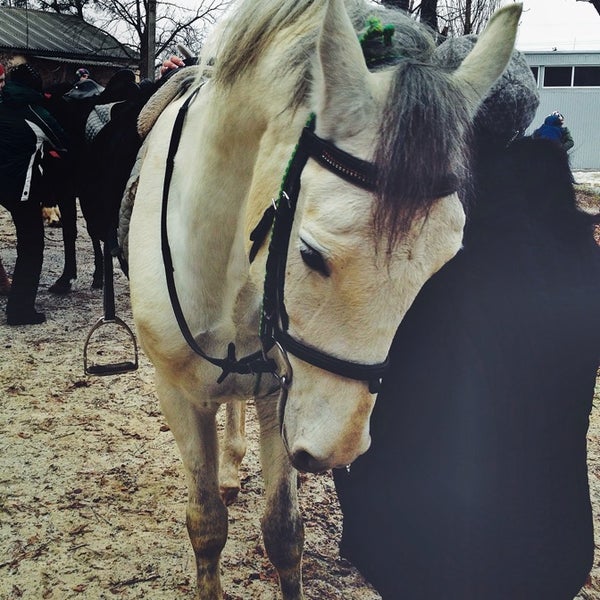 Foto tomada en Конный клуб &quot;Lucky Horse&quot;  por Darina P. el 1/2/2014