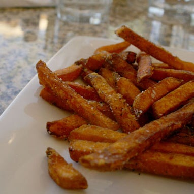 The little gourmet spot specializes in a grip of healthy choices, but it also makes a killer side of sweet potato fries.