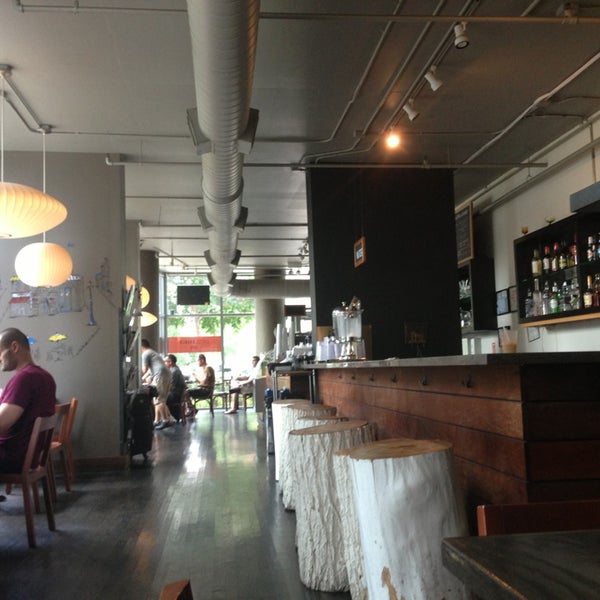 7/16/2013 tarihinde Margot W.ziyaretçi tarafından Little Branch Cafe South Loop'de çekilen fotoğraf