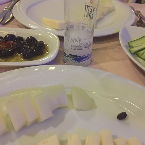 Снимок сделан в Kalkan Balık Restaurant пользователем Mustafa K. 3/12/2019