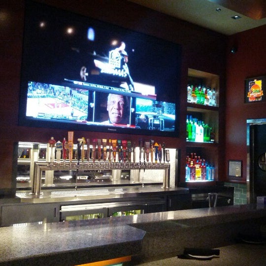Photo taken at BJ&#39;s Restaurant &amp; Brewhouse by Gregory S. on 11/22/2012
