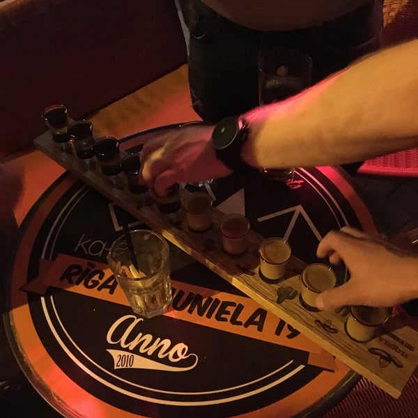 รูปภาพถ่ายที่ Spot Kafe - Shot and Cocktail Bar โดย Elena เมื่อ 6/3/2017