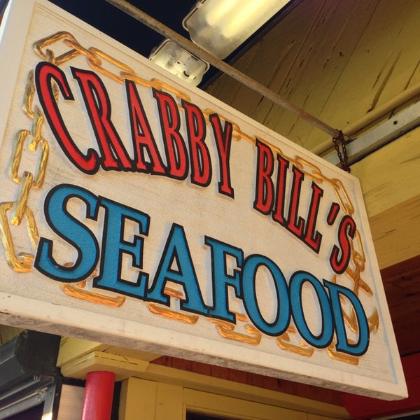 รูปภาพถ่ายที่ Crabby Bill&#39;s Clearwater Beach โดย Christopher A. เมื่อ 1/11/2013