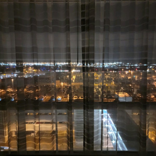 Photo taken at Montreal Airport Marriott In-Terminal Hotel by Cécile C. on 3/31/2022