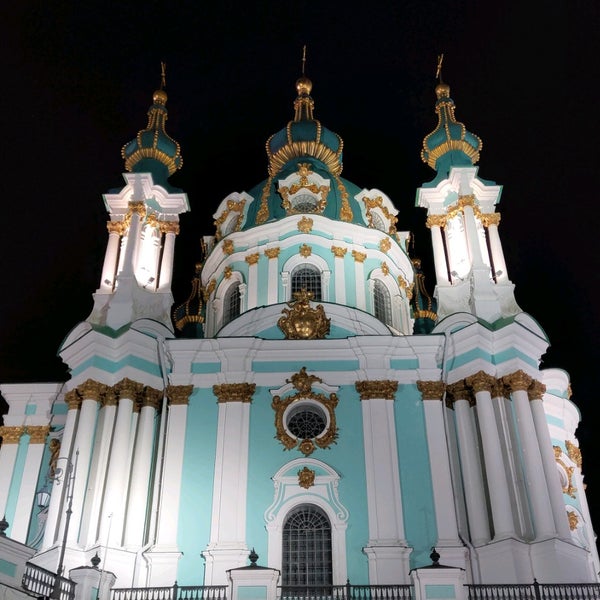 Foto diambil di Андріївська церква oleh Петро Б. pada 12/25/2021