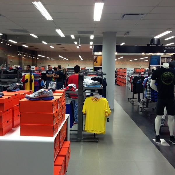 puerta ceja tobillo Nike Factory Store - Tienda de artículos deportivos en Boca del Rio