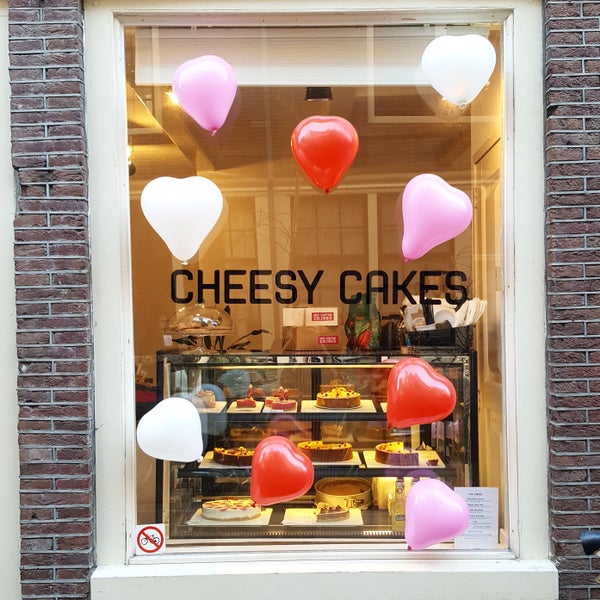 รูปภาพถ่ายที่ Cheesy Cakes โดย Cheesy Cakes เมื่อ 9/2/2018