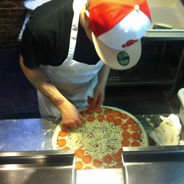 Foto diambil di Pizzeria Colore oleh Kevin K. pada 2/25/2013