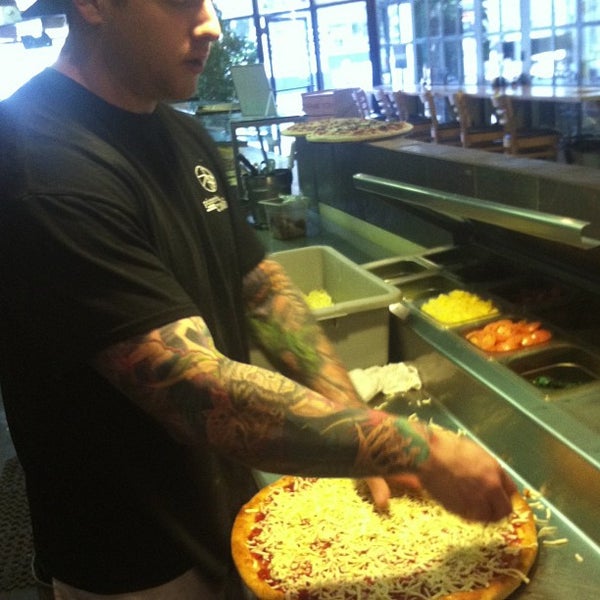 Foto diambil di Pizzeria Colore oleh Kevin K. pada 3/7/2013
