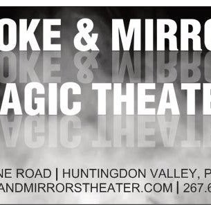 8/5/2017 tarihinde Smoke &amp; Mirrors Magic Theaterziyaretçi tarafından Smoke &amp; Mirrors Magic Theater'de çekilen fotoğraf
