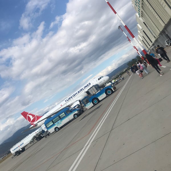 Foto diambil di Balıkesir Koca Seyit Havalimanı (EDO) oleh Sena K. pada 9/10/2021