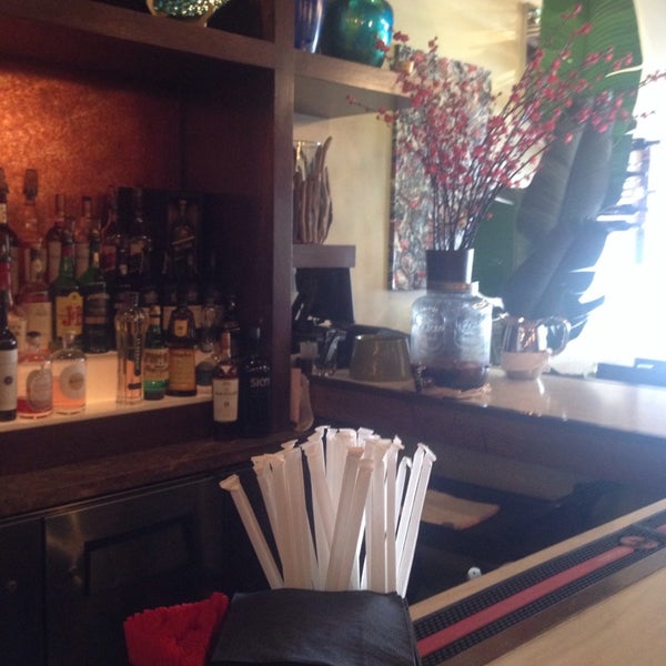 Foto scattata a Zagara Restaurant &amp; Wine Bar da Lisa M. il 7/6/2014
