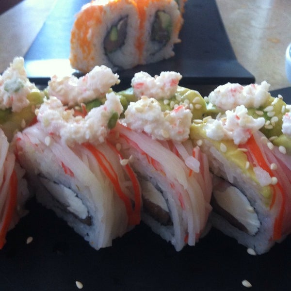 Foto scattata a Sushi Co da Tete P. il 2/15/2014