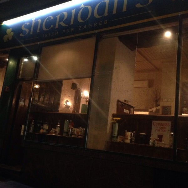 Das Foto wurde bei Sheridan&#39;s Irish Pub von iDejan am 8/31/2014 aufgenommen