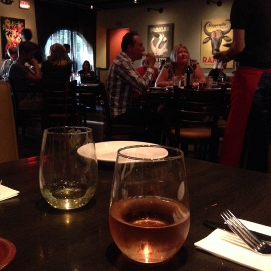 8/30/2014에 Таня П.님이 Rosso Pizzeria and Wine Bar에서 찍은 사진