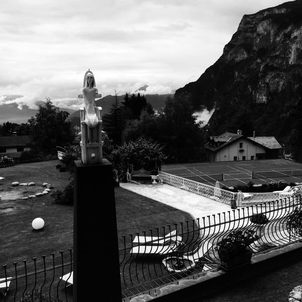 Foto diambil di Alp &amp; Wellness Sport Hotel Panorama oleh Viktoriya L. pada 6/15/2014