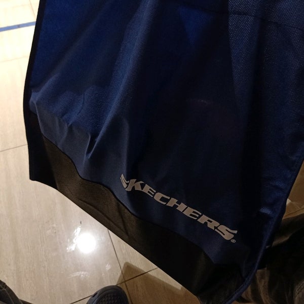skechers tunjungan plaza