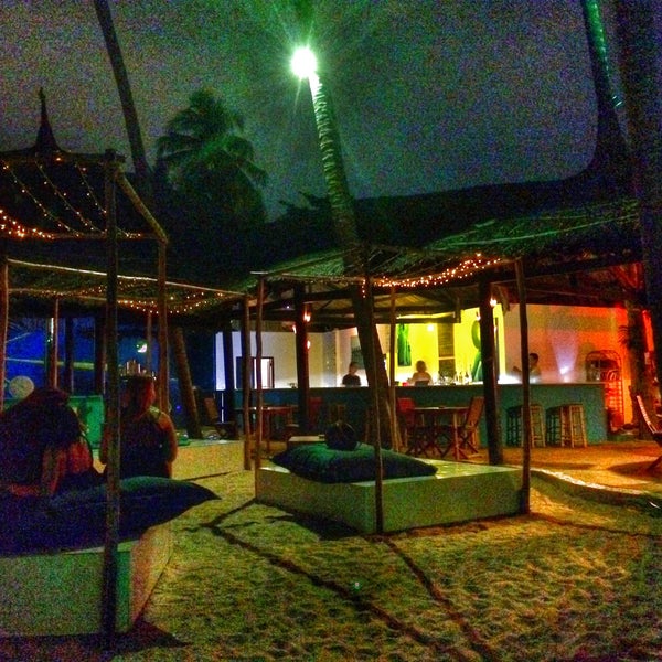 12/5/2014 tarihinde Anton S.ziyaretçi tarafından Pogo Beach Bar and Grill'de çekilen fotoğraf