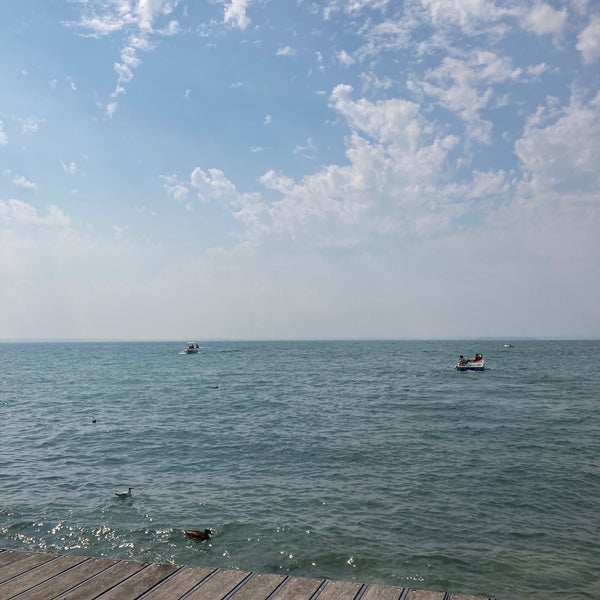 Foto tirada no(a) Lago di Garda por Andrea em 9/6/2020