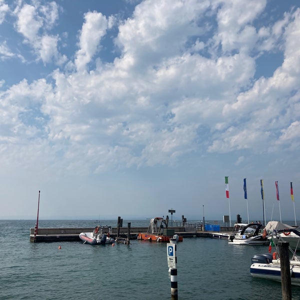 Foto tirada no(a) Lago di Garda por Andrea em 9/6/2020
