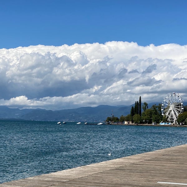 Foto tirada no(a) Lago di Garda por Andrea em 8/30/2020