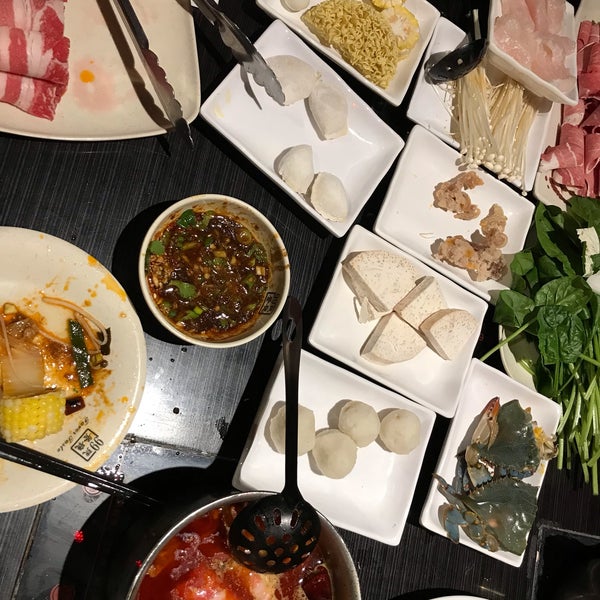 10/20/2018 tarihinde Matt L.ziyaretçi tarafından 99 Favor Taste 99號餐廳'de çekilen fotoğraf