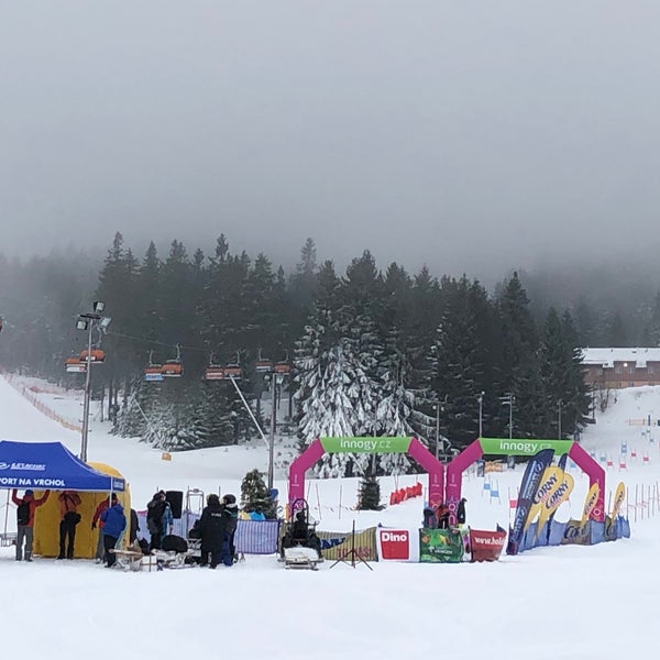 Foto diambil di Skiareál Klínovec oleh Ala pada 2/29/2020