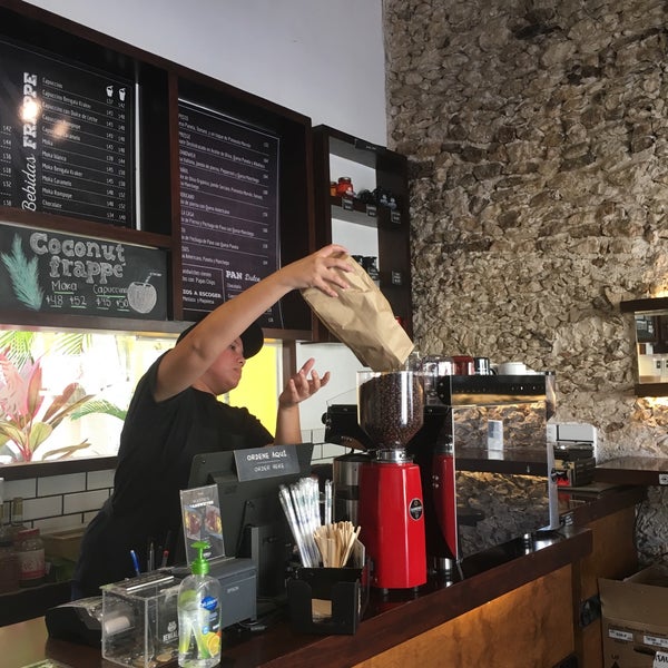 10/2/2016 tarihinde Nuri J.ziyaretçi tarafından Bengala Kaffeehaus'de çekilen fotoğraf