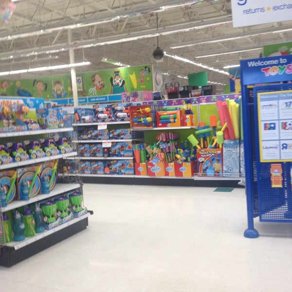 Toys"R"Us (Now Closed) Toy Store in Northeast Ann Arbor