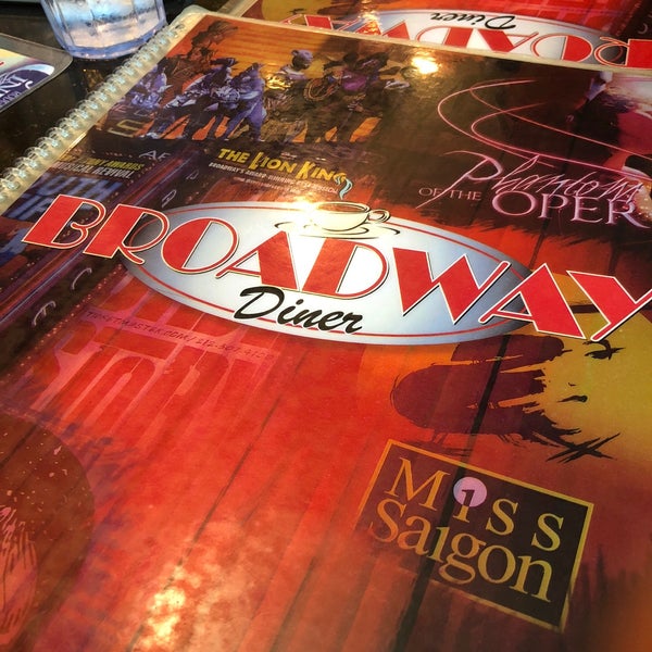 รูปภาพถ่ายที่ Broadway Diner โดย jean s. เมื่อ 4/29/2018
