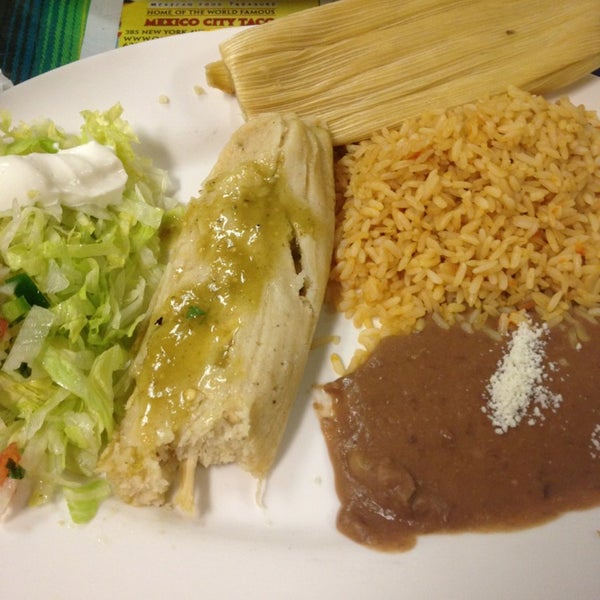 Снимок сделан в Oaxaca Mexican Food Treasure пользователем jean s. 8/8/2013