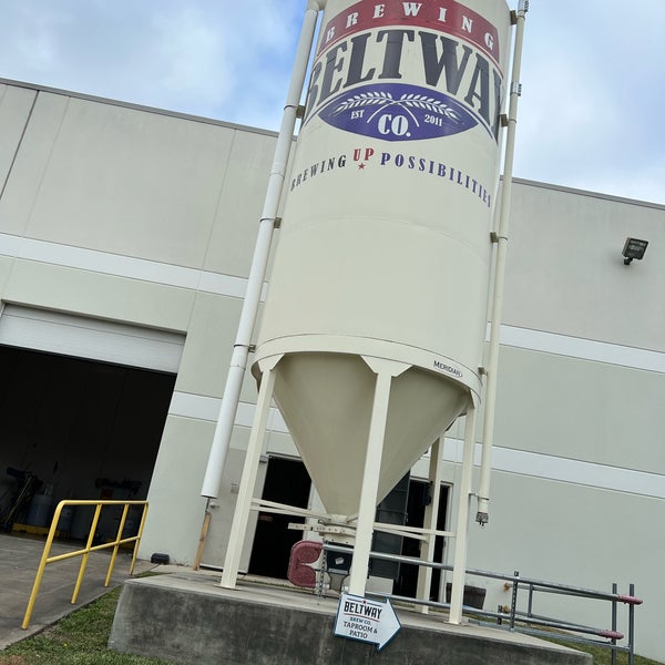 Foto tirada no(a) Beltway Brewing Company por R W. em 10/25/2022