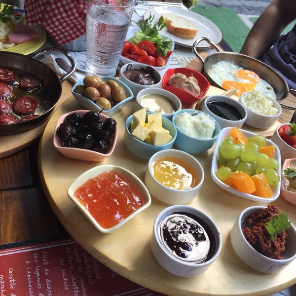 Photo taken at Zemheri Ortaköy by Adem A. on 8/20/2018