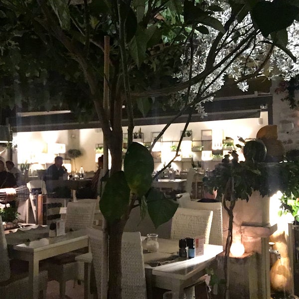 Foto scattata a Alana Restaurant da Malcom il 7/17/2018