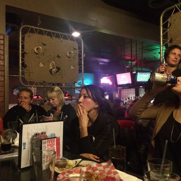 11/29/2015 tarihinde Erin C.ziyaretçi tarafından Grumpy&#39;s Bar &amp; Grill'de çekilen fotoğraf