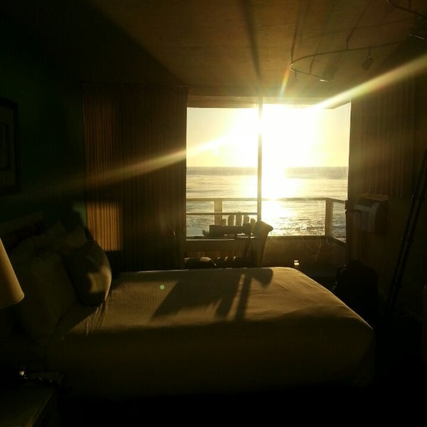 2/14/2013 tarihinde Will L.ziyaretçi tarafından Pacific Edge Hotel'de çekilen fotoğraf