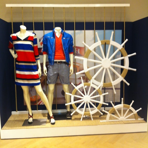 tommy showroom near me