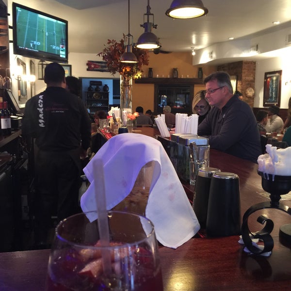 Снимок сделан в Madera Cuban Grill &amp; Steakhouse пользователем JetzNY 11/21/2015