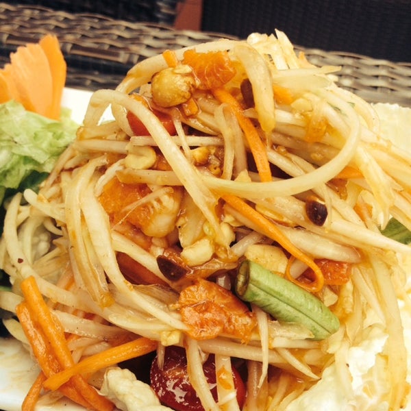Das Foto wurde bei Buddha Thai Restaurant von Stepan N. am 6/19/2014 aufgenommen