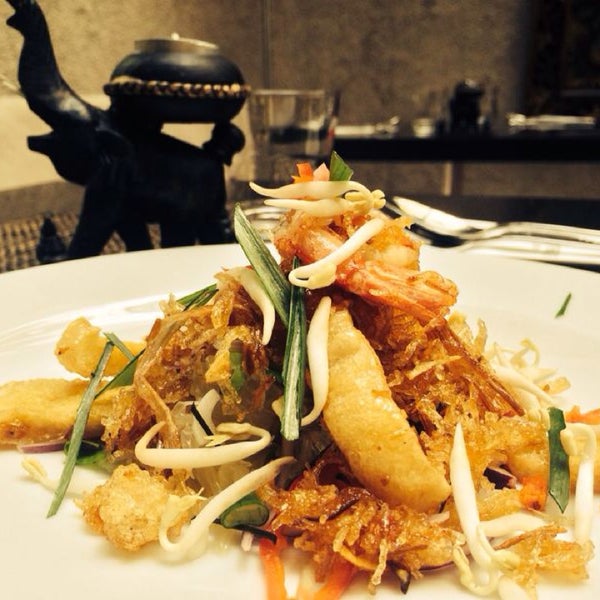 Das Foto wurde bei Buddha Thai Restaurant von Stepan N. am 6/4/2014 aufgenommen