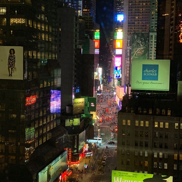 Photo taken at Novotel New York Times Square by Valéria Weiss🌷 on 10/13/2018