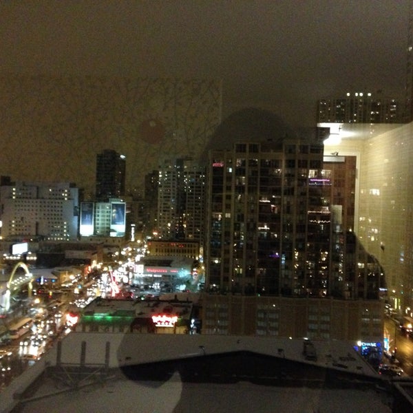 12/15/2013 tarihinde Sophie L.ziyaretçi tarafından Fairfield Inn &amp; Suites Chicago Downtown/River North'de çekilen fotoğraf