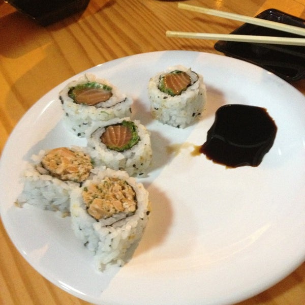 Das Foto wurde bei Deck Lounge &amp; Sushi Bar von Nil R. am 2/25/2013 aufgenommen