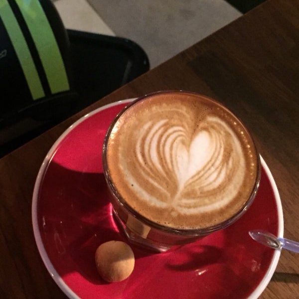 Foto diambil di Klar Coffee Co. oleh 𝐊İ𝐍𝐆 🤴🏻🌍 pada 9/6/2018