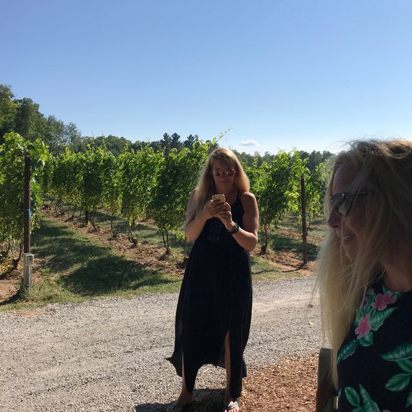 Photo taken at Bowers Harbor Vineyards by Wesley M. on 8/9/2018